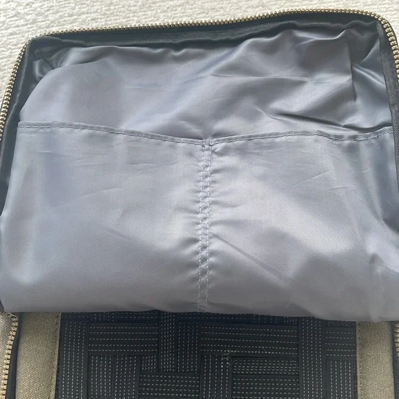 Cocoon Canvas Laptop Backback - Picture 6 of 11